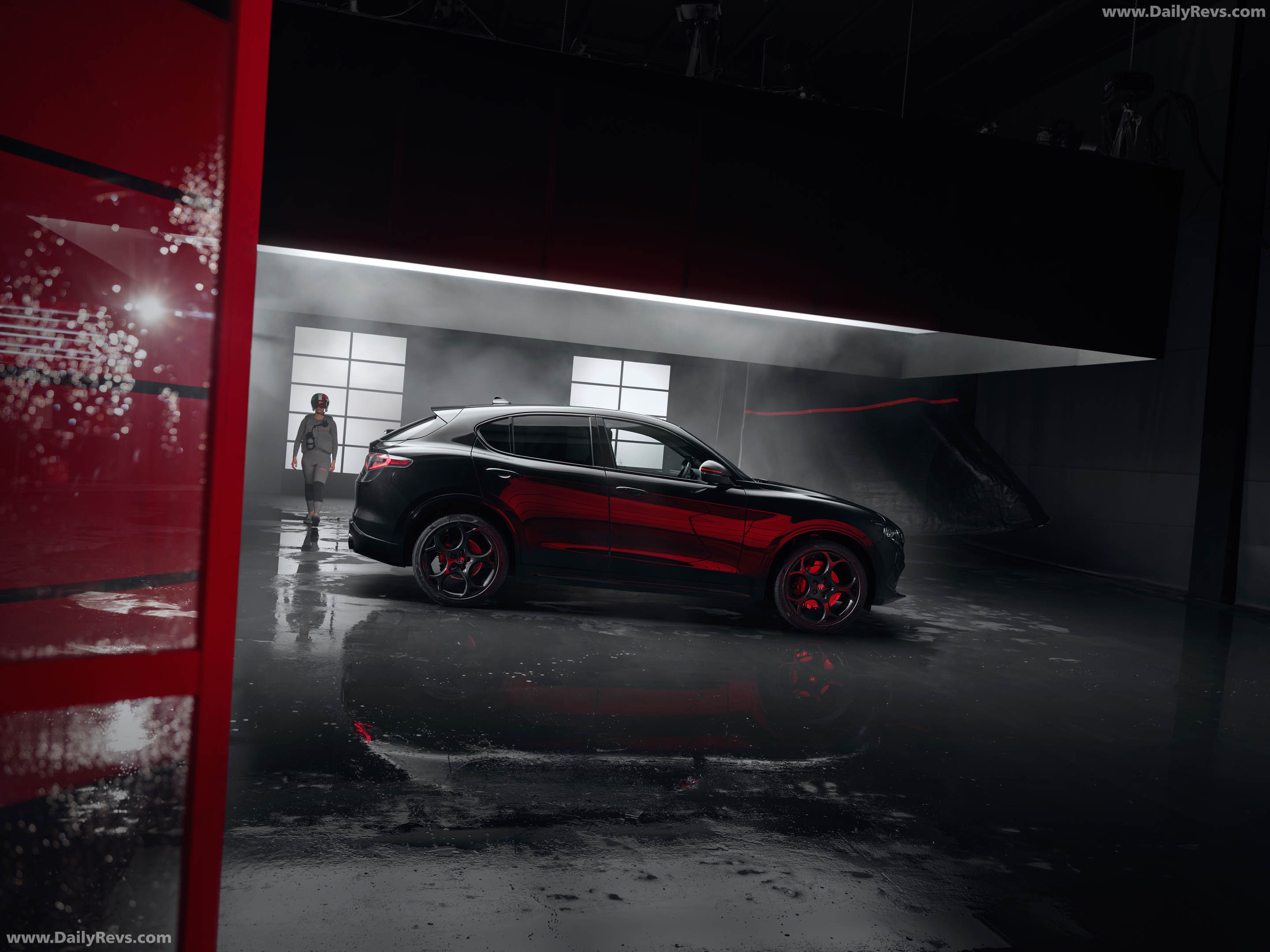 2027 Alfa Romeo Stelvio Luna Rossa Side View